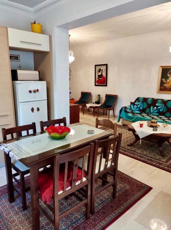 Marys House , Lovely 2-Bedroom Apartment Szaloniki Kültér fotó